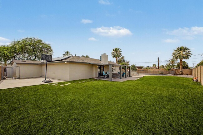 Building Photo - 3346 E Cochise Rd