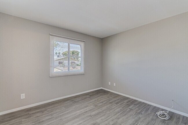 Building Photo - ? Newly Remodeled! 3-Bed/2-Bath in North P...