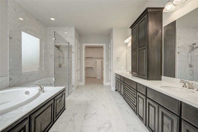 Building Photo - 26510 Crimson Bluff Ln