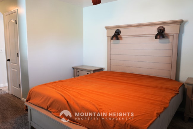 Building Photo - 10983 Sunup Way