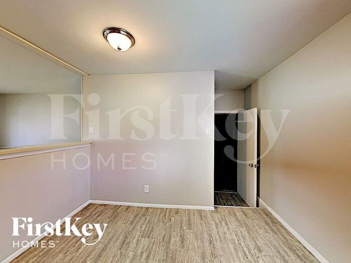 Building Photo - 1140 Estes Dr