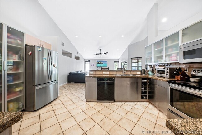 Building Photo - 14463 SW 16th Ct