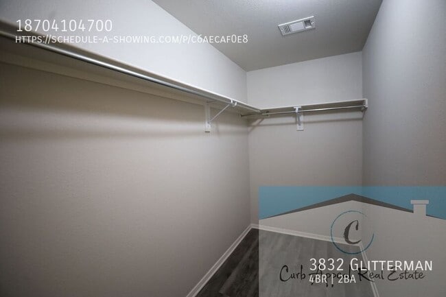 Building Photo - 3832 Glitterman-