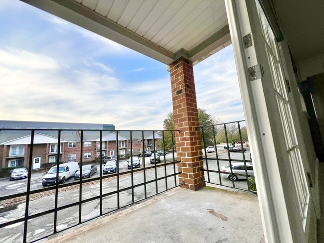 Building Photo - Meridian Apartments