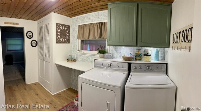 Building Photo - 495 W Seymour Lake Rd