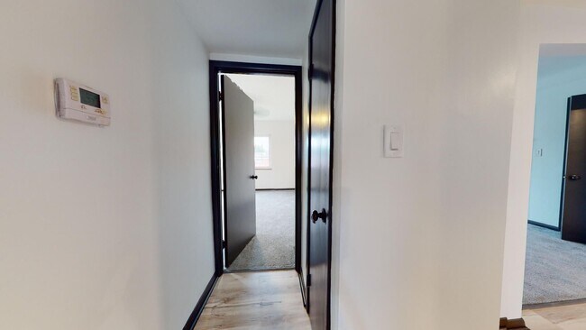 Building Photo - Parma - 2 Bedroom - 3rd Floor Unit