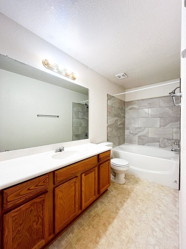 Building Photo - 312 Cedar Ridge Dr