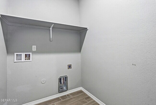 Building Photo - 12365 Desert Vista Ave