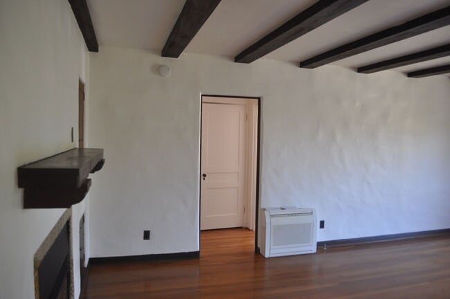 Building Photo - MISSION HILLS 3BR/2BA SPANISH BUNGALOW