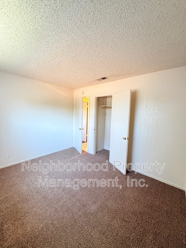 Building Photo - 1439 E Saginaw Way