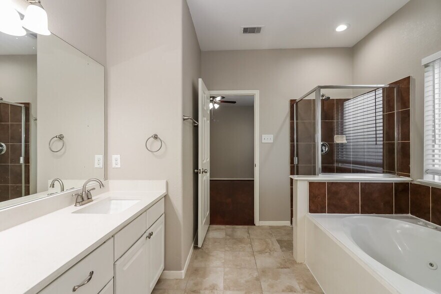 Building Photo - 3123 Creek Arbor Cir