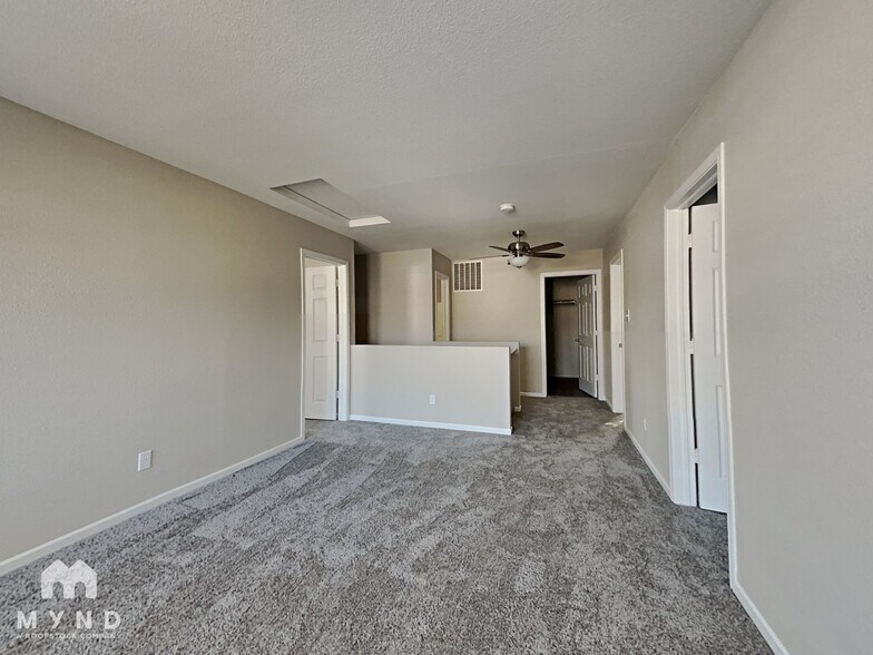 Building Photo - 3117 W Meadowbend Dr