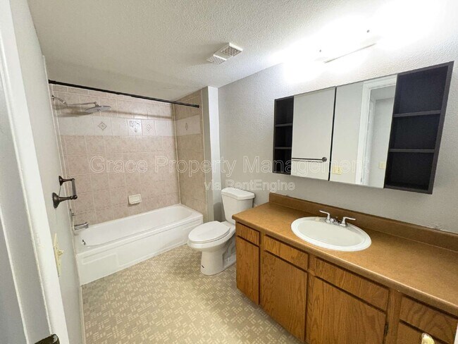 Building Photo - 14091 E Tufts Dr