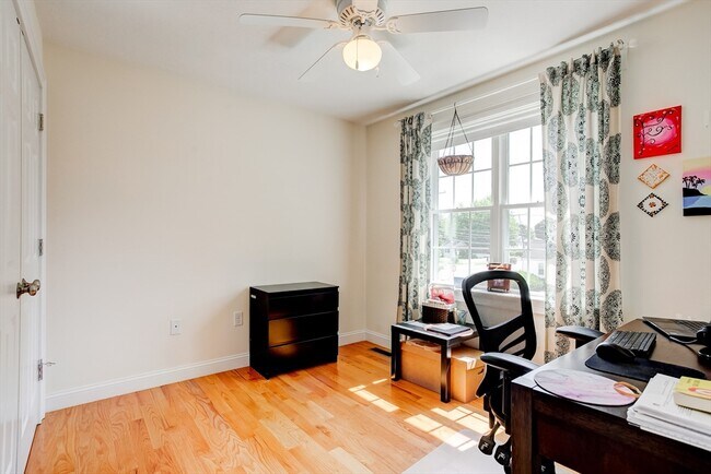 Building Photo - 3 Hawthorne St