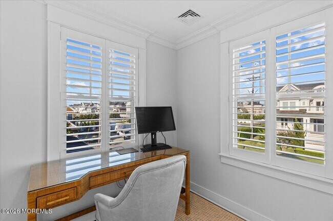 Building Photo - 1200 Bay Ave