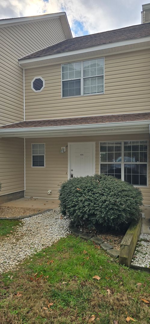 Building Photo - Lovely Jasper Townhome
