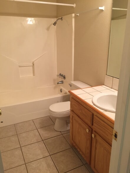 Building Photo - 307 Sunset Blvd