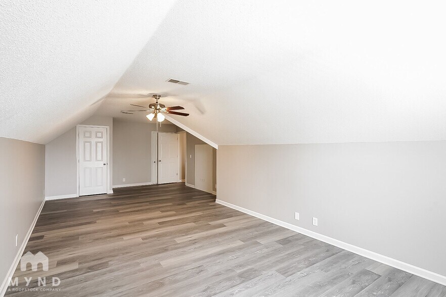 Building Photo - 5010 Boyd Dr