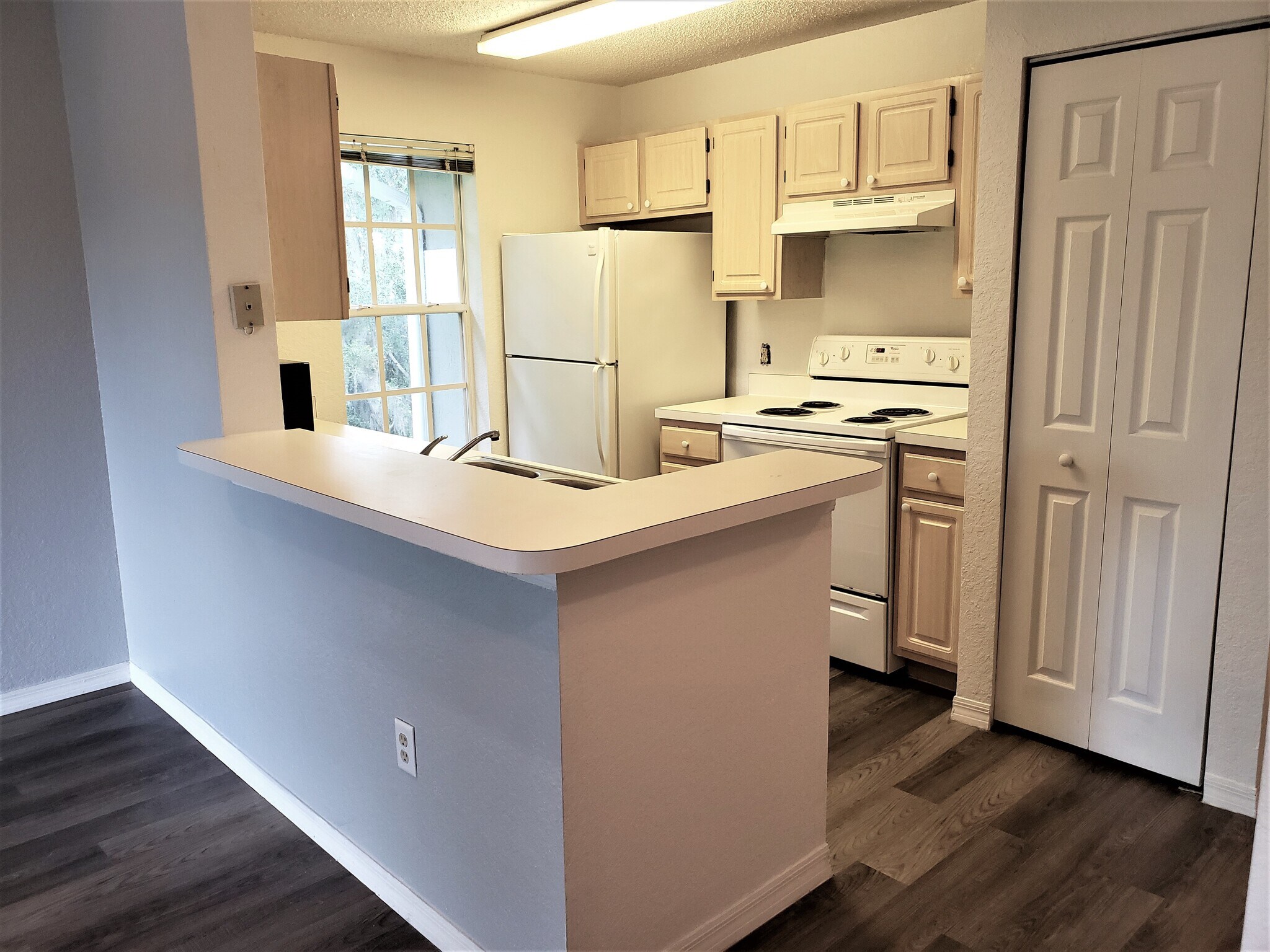 Building Photo - 4220 Summer Landing Dr