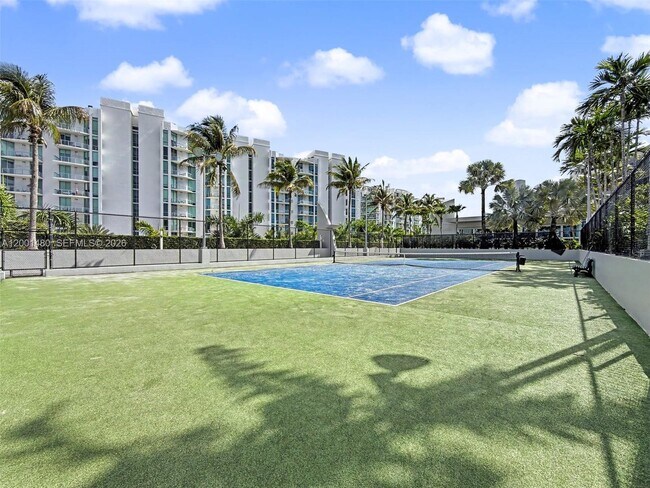 Building Photo - 2950 NE 188th St