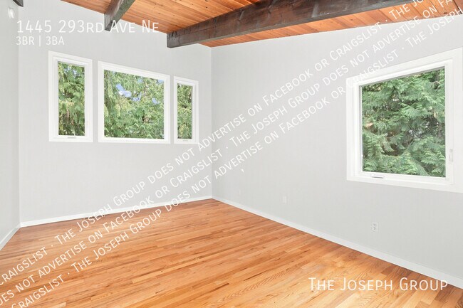 Building Photo - 1445 293rd Ave NE