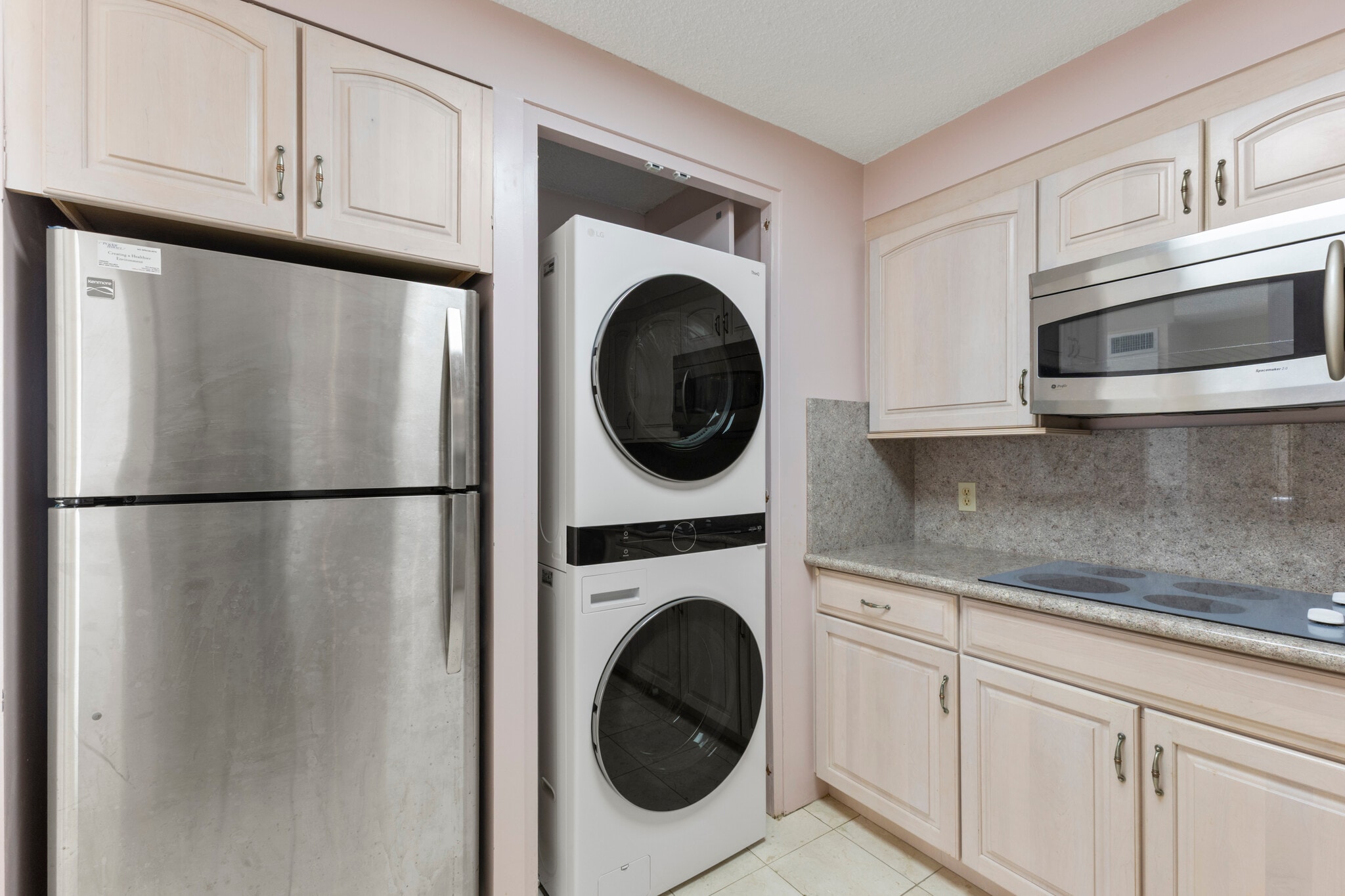 Building Photo - 1910 Ala Moana Blvd