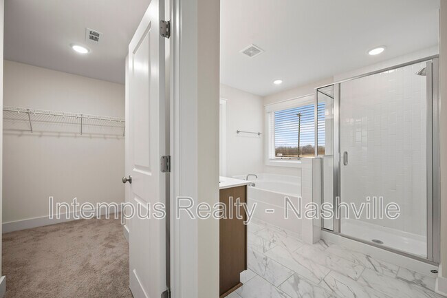 Building Photo - 704 Conifer Dr