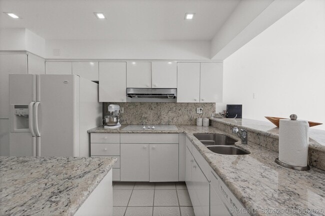 Building Photo - 2580 S Ocean Blvd