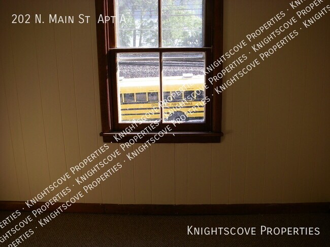 Building Photo - 202 N Main St