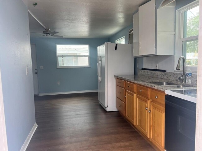 Building Photo - 5206 7th St