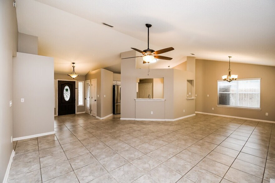 Building Photo - 8618 Wyndhurst Dr