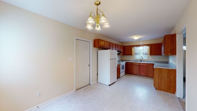 Building Photo - 504 Sumrell Way