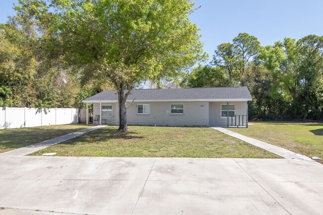 Building Photo - Fully Renovated 3BR/2BA Rental in Bradenton, FL — $1,895/Month, Pest Control, Trash & Lawn Care I...