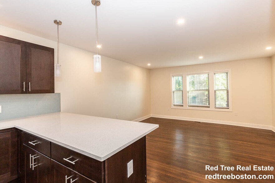 Building Photo - 28 Albion St