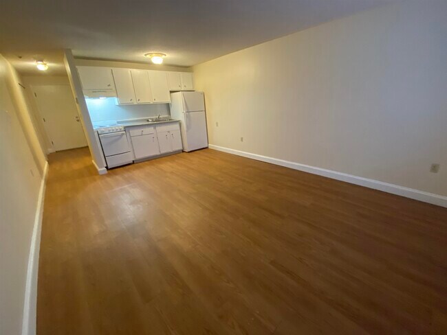 Building Photo - 29 Capron Rd