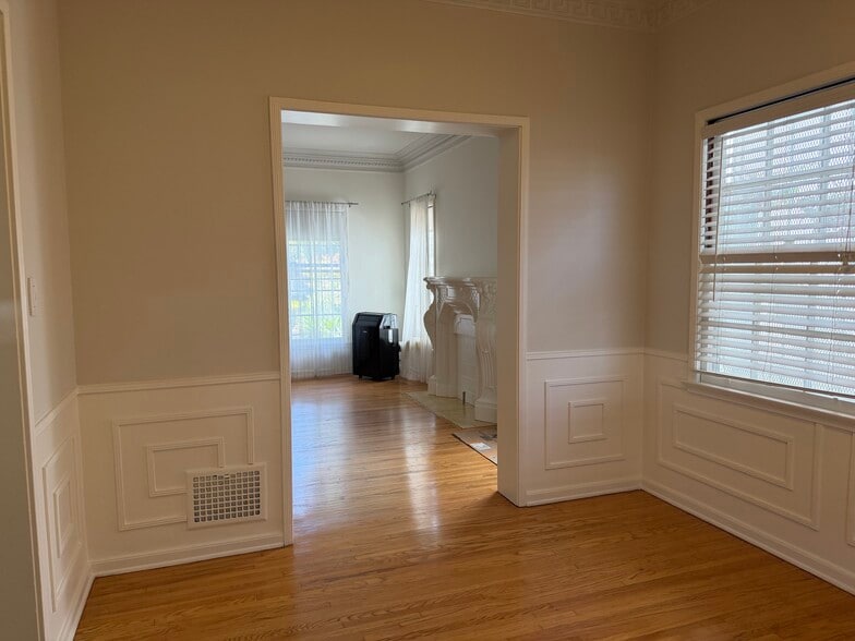 Formal Dining Room - 1068 S Orange Grove Ave
