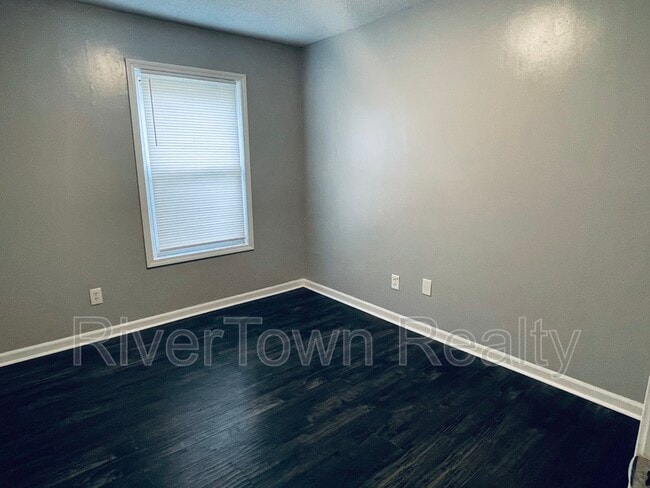 Building Photo - 6630 Embassy Cir