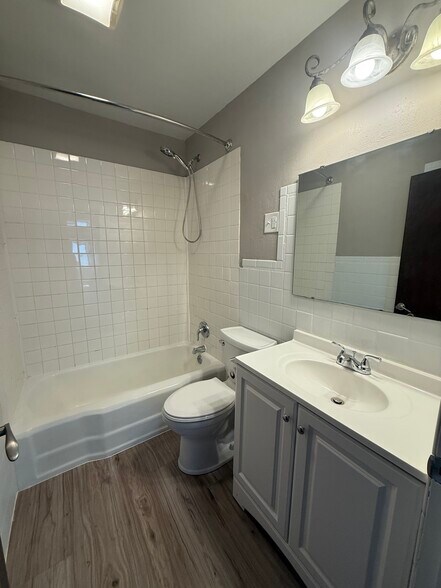 Bathroom - 1405 N Church St