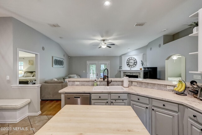 Building Photo - 12004 W Liberty Lake Dr