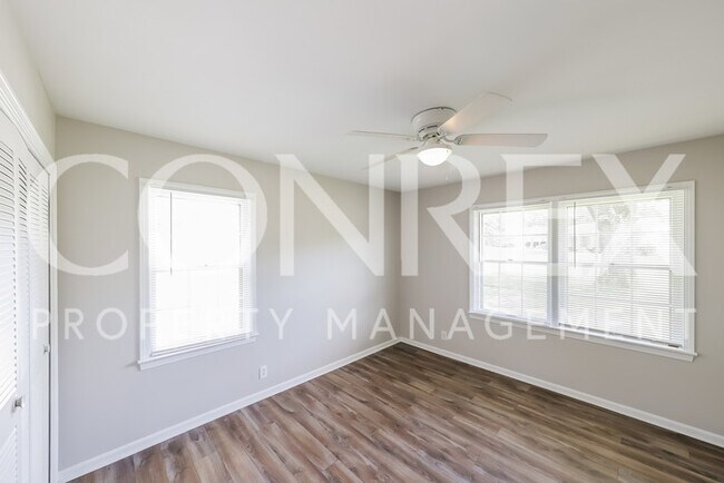 Building Photo - Great Back Porch!