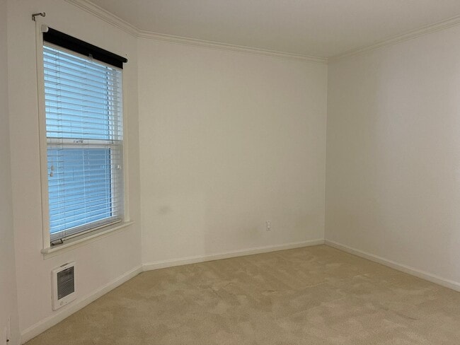 Building Photo - CLICK "REQUEST A TOUR" NOW!