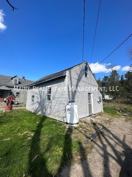 Building Photo - 171 Riverside Dr