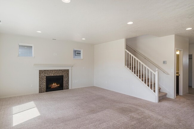 Building Photo - 3616 SW Pumice Stone Ave