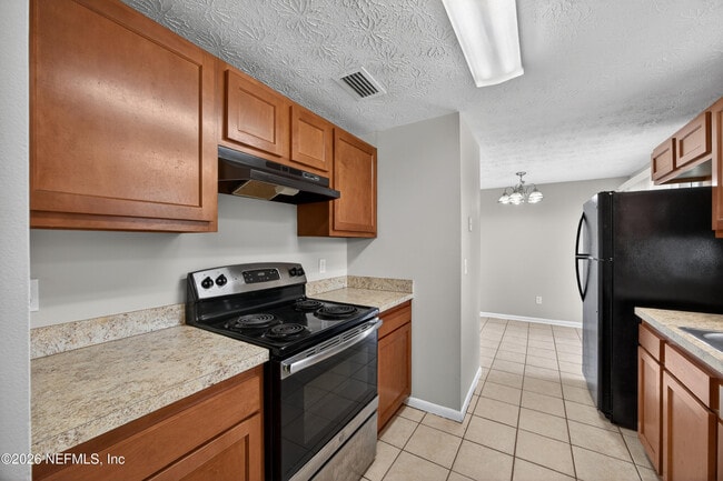 Building Photo - 726 Perryman Ln W