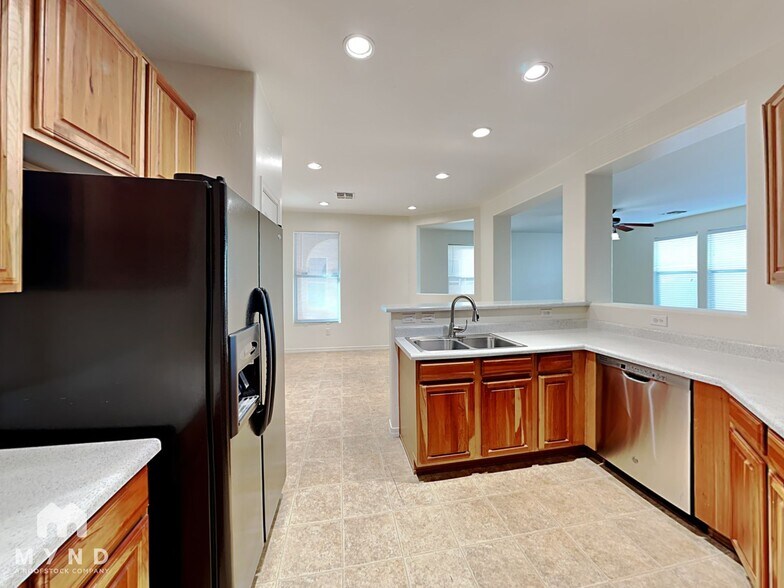 Building Photo - 7056 S GREENEYES Ln