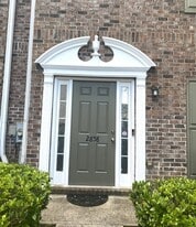 Building Photo - 2858 Parkway Close