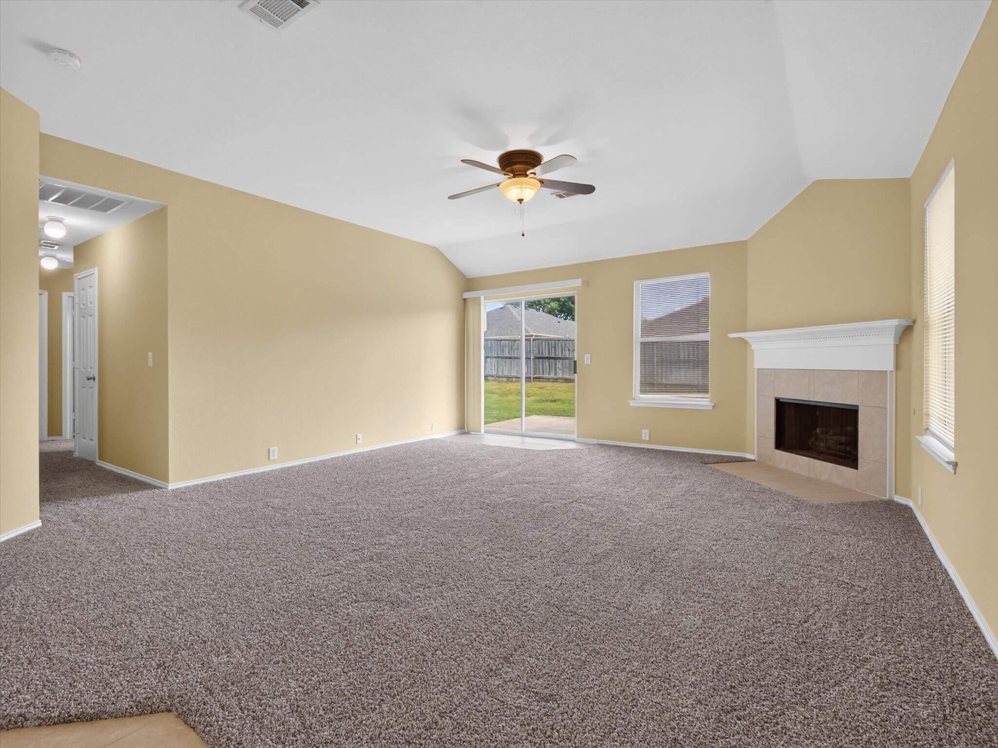 Building Photo - 3004 Sawgrass Dr