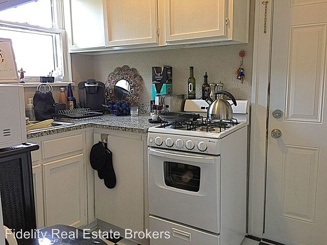 Building Photo - 2117 N Shartel Ave