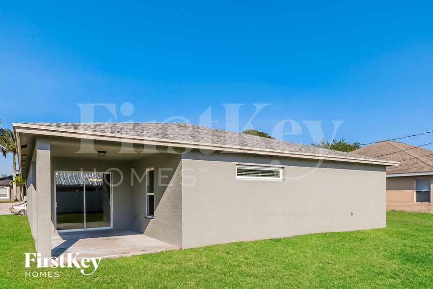 Building Photo - 4275 SW Utterback St