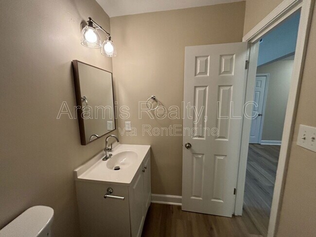 Building Photo - 3086 Drexel Ln